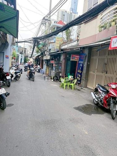 Hình ảnh Cần bán nhanh gọn lẹ lô đất gia đình gần Chợ Bình Hưng 710tr sổ riêng