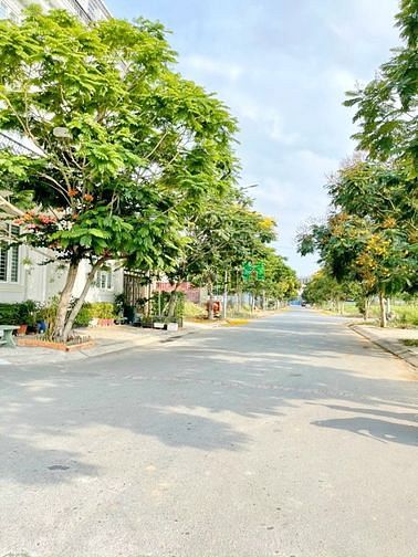 Hình ảnh Bán lô đất góc 2 MT đường Nội Bộ Hoàng Quốc Việt Quận 7