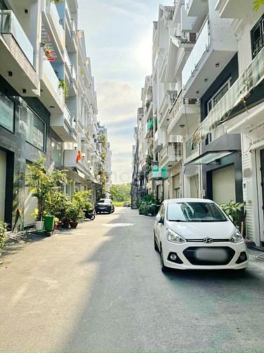 Hình ảnh Bán lô đất góc 2 MT đường Nội Bộ Hoàng Quốc Việt Quận 7