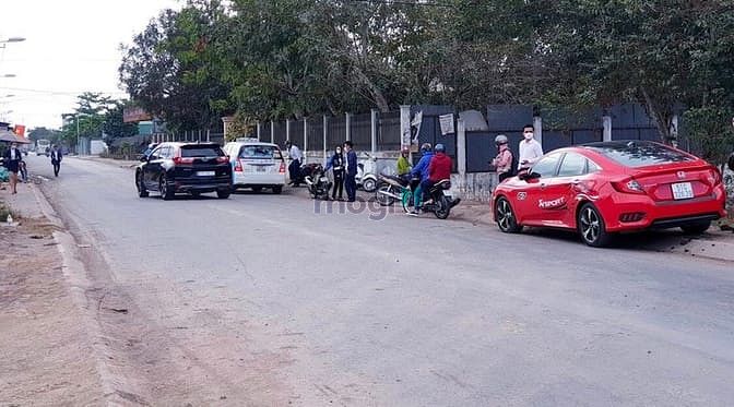 Hình ảnh Bán đất MT Hương Lộ 10, giá 23tr/m2, SHR, cách chợ Bình Chánh 1,2km