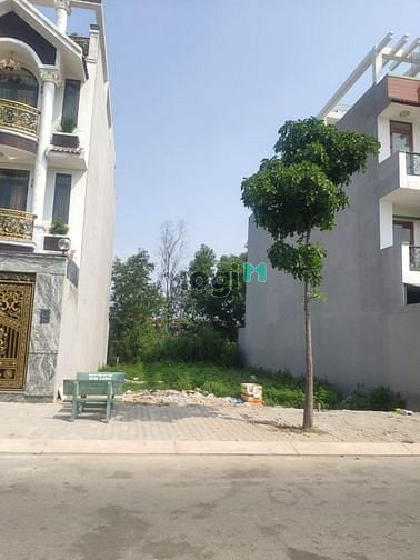 Hình ảnh Sang gấp lô đất 100m2 (kế góc) gần Aeon Bình Tân