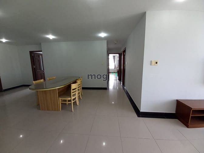 Hình ảnh Cho thuê căn 3PN, 150m2 - CC Giai Việt, Q8 - có rèm, ML, giường, Sofa.