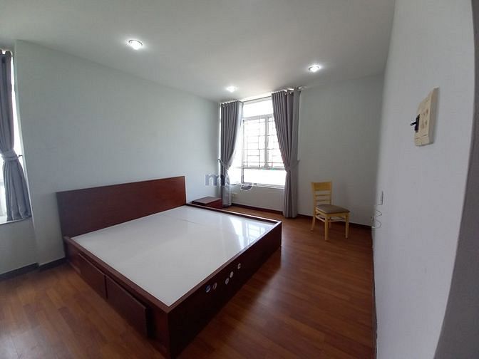 Hình ảnh Cho thuê căn 3PN, 150m2 - CC Giai Việt, Q8 - có rèm, ML, giường, Sofa.