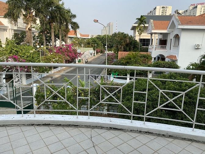 Hình ảnh Cho thuê Biệt thự quận 2 diện tích 565m2 nội thất đẹp
