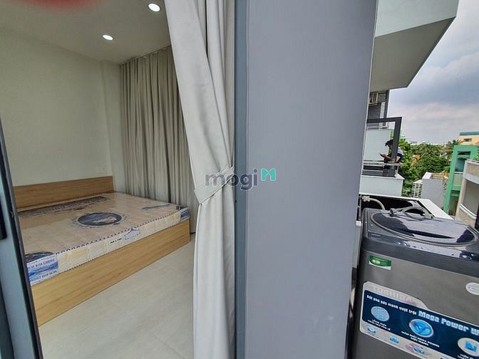 Hình ảnh CHDV mới xây full nội thất, ban công, cách sân bay 500m.PN