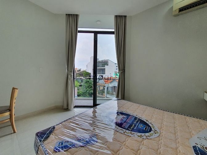 Hình ảnh CHDV mới xây full nội thất, ban công, cách sân bay 500m.PN