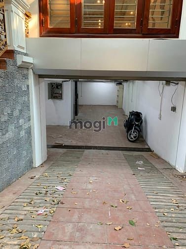 Hình ảnh Cho thuê biệt thự Trung văn 200m2 x 4T, hầm, cầu thang máy