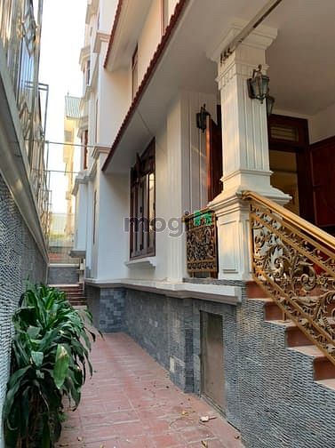 Hình ảnh Cho thuê biệt thự Trung văn 200m2 x 4T, hầm, cầu thang máy