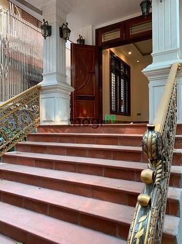 Hình ảnh Cho thuê biệt thự Trung văn 200m2 x 4T, hầm, cầu thang máy