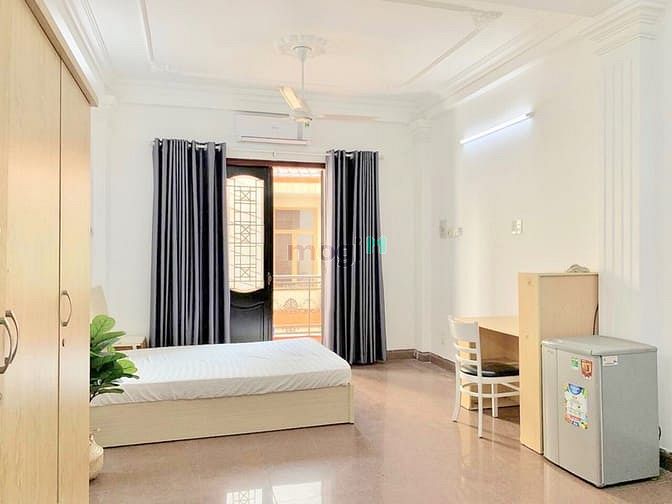Hình ảnh sát cầu Sài Gòn, full nội thất, có ban công, free xe+rác+quản lý