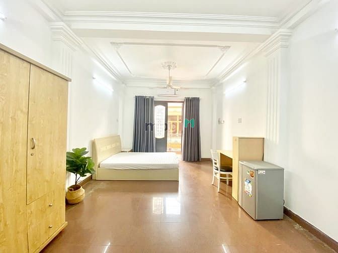 Hình ảnh sát cầu Sài Gòn, full nội thất, có ban công, free xe+rác+quản lý