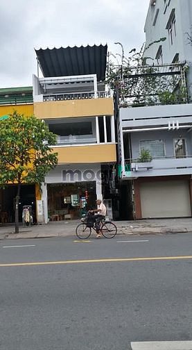 Hình ảnh Tên Lửa, - suốt 2 lầu . dt: 4.5 x 20 . Nhà mới