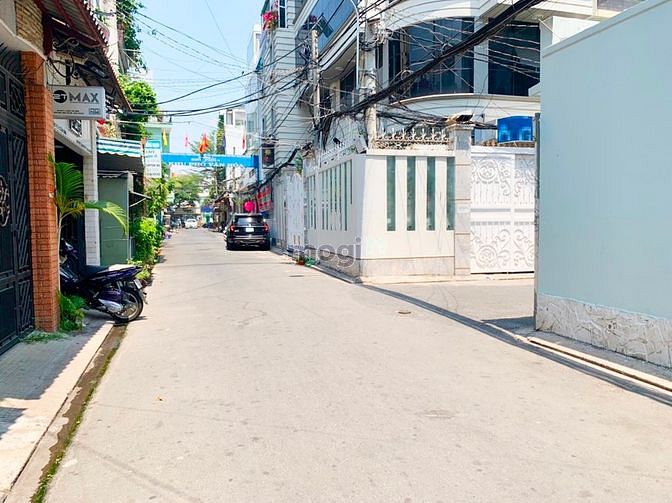 Hình ảnh Cần Bán Nhà 3 Lầu Hẻm 281 Lê Văn Sỹ . Tân Bình