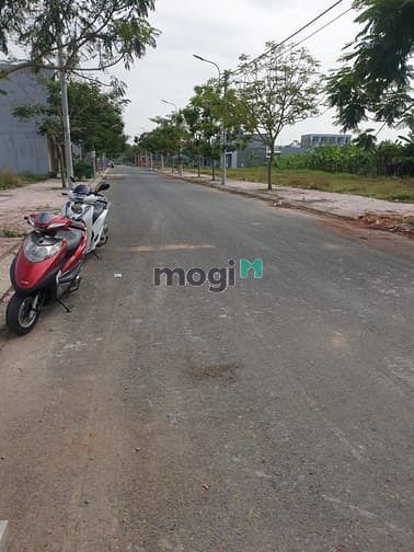 Hình ảnh Bán gấp lô đất kdc đường 10 Bến Lức