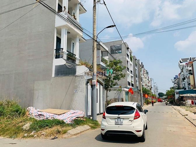 Hình ảnh Bán lô đất 3 mặt tiền hẻm 76 Lê Văn Chí phường Linh Trung 95m2