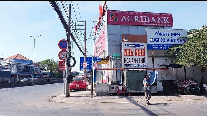 Hình ảnh Bán lô đất MT Hoàng Phan Thái, đường 30m, SHR,thổ cư 100%. Giá 23tr/m2
