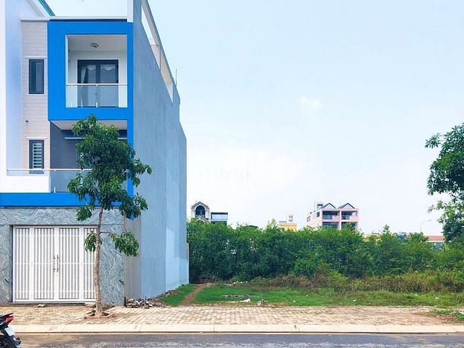 Hình ảnh Bán gấp nền đất mặt tiền đường tỉnh lộ10 bình chánh Đối diện chợ rẫy 2
