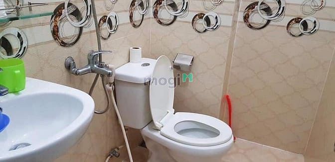 Hình ảnh Cho thuê nhà 2 tầng kiệt 7m Bùi Tá Hán