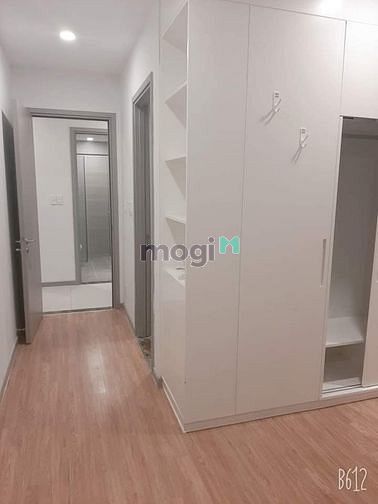 Hình ảnh Cho thuê GoldView Q4, Nội thất cơ bản (bếp, rèm, máy lạnh, tủ âm tường