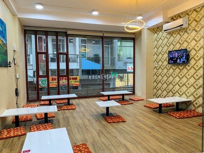 Hình ảnh Cho Thuê Nhà Góc 2 MT Hoàng Hoa Thám Bình Thạnh