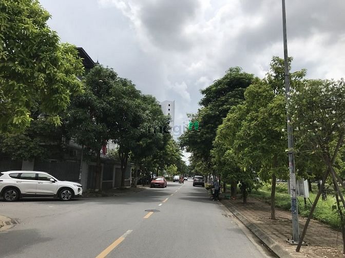 Hình ảnh Bán đất TĐC Giang Biên, view vườn hoa vị trí đẹp, diện tích 40m2.