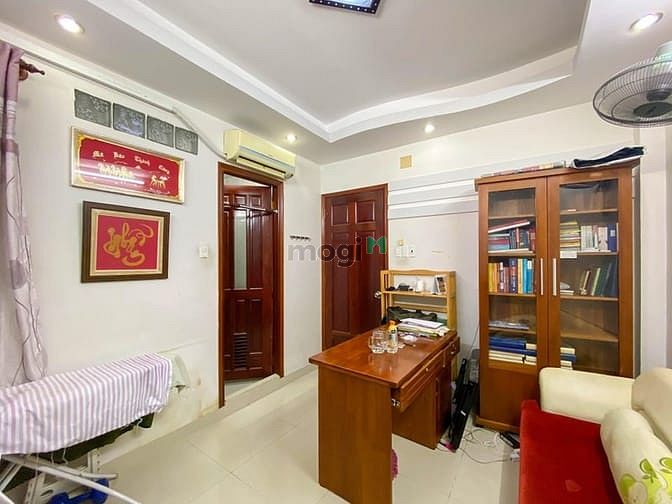 Hình ảnh Bán nhà MT Bình Trị Đông, Bình Tân- 4 tầng-80m2-6,85 tỷ.