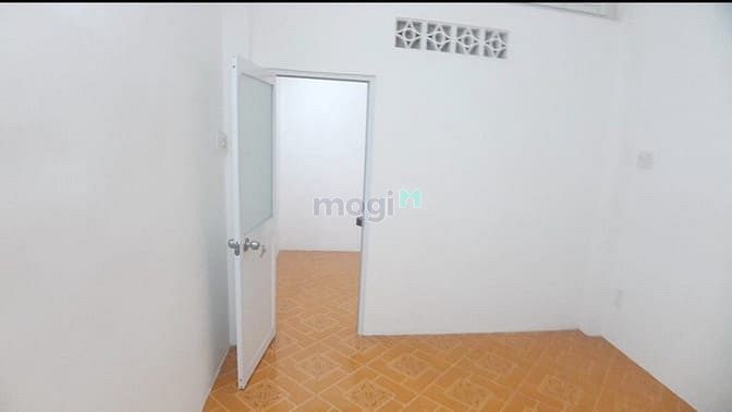 Hình ảnh Nhà 2lầu hẻm Trần Đình Xu P. Cô Giang Q1