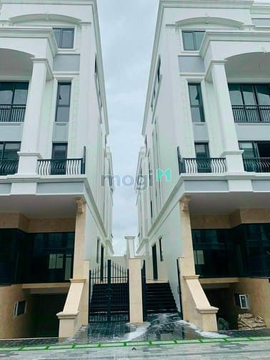 Hình ảnh Cho thuê tòa nhà Vạn Phúc 7x20m, 1 hầm + 4 lầu - Thủ Đức 45 tr/tháng