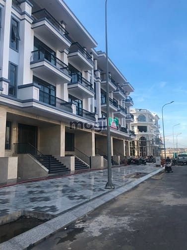 Hình ảnh Cho thuê tòa nhà Vạn Phúc 7x20m, 1 hầm + 4 lầu - Thủ Đức 45 tr/tháng