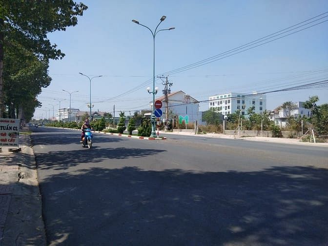Hình ảnh cần bán gấp đất nền trung tâm Thành phố 100M2 đường 27m sổ đỏ