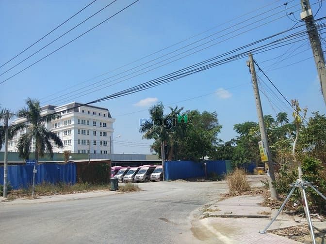 Hình ảnh cần bán gấp đất nền trung tâm Thành phố 100M2 đường 27m sổ đỏ