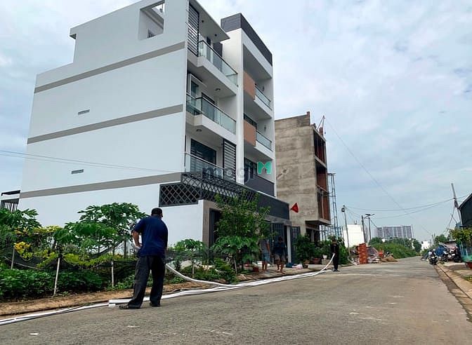 Hình ảnh Bán đất MT đường Lê Văn Việt,Tăng Nhơn Phú A,Quận 9. Giá 2,3 tỷ 80m2
