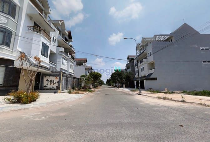 Hình ảnh Bán đất MT đường Lê Văn Việt,Tăng Nhơn Phú A,Quận 9. Giá 2,3 tỷ 80m2