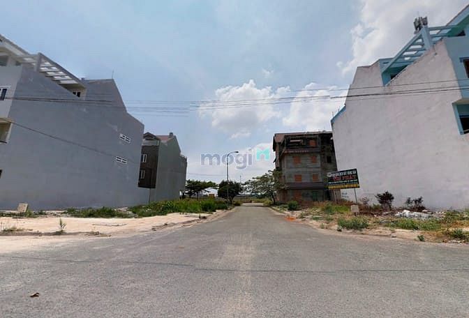 Hình ảnh Bán đất MT đường Lê Văn Việt,Tăng Nhơn Phú A,Quận 9. Giá 2,3 tỷ 80m2