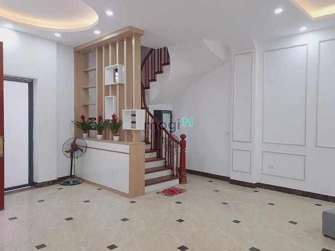 Hình ảnh Cho thuê cả nhà mặt phố Đặng Thuỳ Trâm,  55m2 x 5 tầng, căn góc