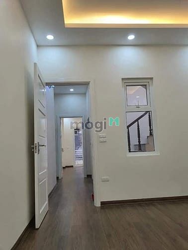 Hình ảnh Nhà đẹp đường Láng giá cực rẻ- ngõ thông