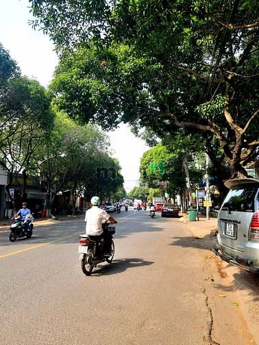 Hình ảnh MT Phan Trung, p Tân Mai, Biên Hòa, 588m2 , đang cho thuê 100tr/ tháng