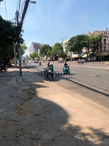 Hình ảnh Nhà mặt tiền KD đường Tên Lửa - 4x20