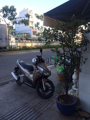 Hình ảnh Sau lưng Vincom Q9_ nhà nát MT đ.Trương Văn Hải