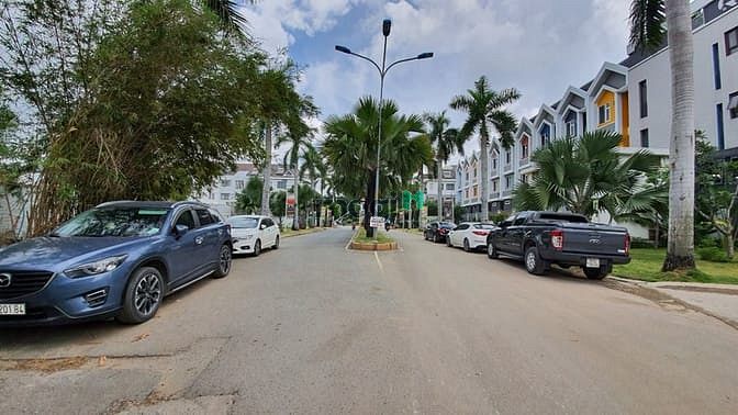 Hình ảnh Bán nhà 2 mặt tiền, sổ hồng 2020, TP.Thủ Đức, cách trung tâm TPHCM 8Km