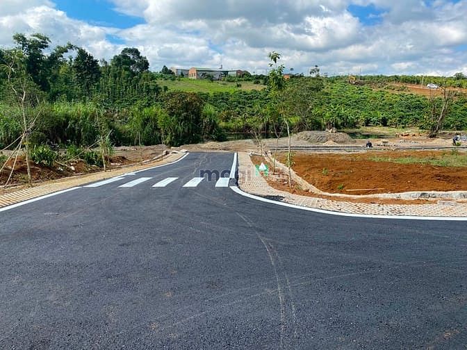Hình ảnh Bán nền ngay ngã 5 đambri Bảo lộc, full thổ cư giá rẻ