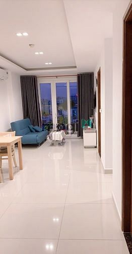 Hình ảnh Cho thuê CHCC Sky Center Phổ Quang, gần sân bay, 2PN đầy đủ nội thất,