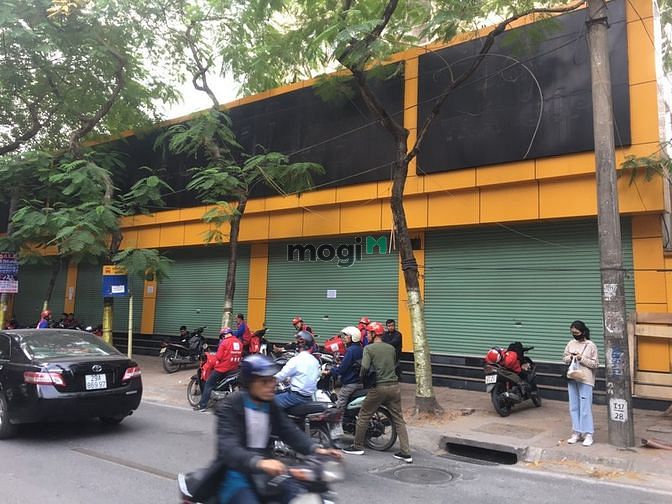 Hình ảnh Cho thuê nhà MP Thái Thịnh: 340m2, MT 15m, thông sàn, riêng biệt.