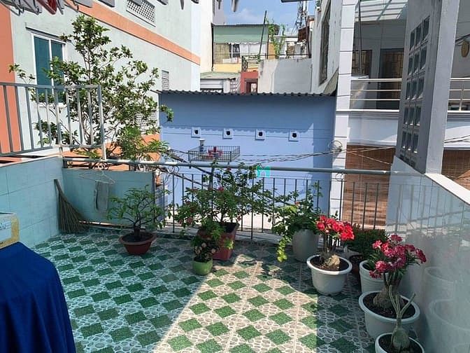 Hình ảnh Bán nhà 2 mặt hẻm 4m - Đoàn Văn Bơ, p9,Q4