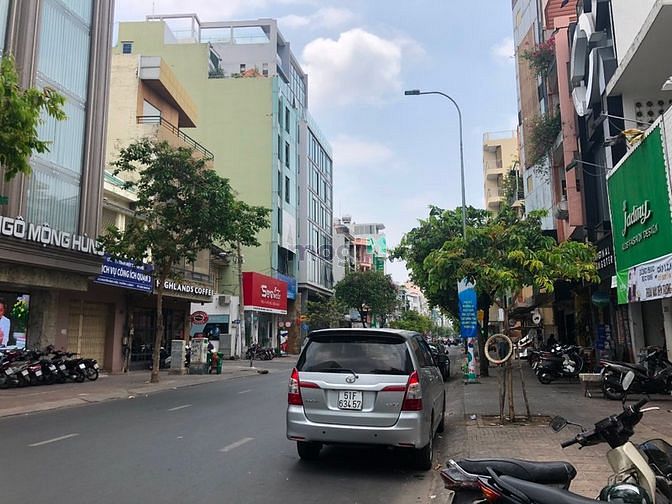 Hình ảnh Cho Thuê Vị Trí Kinh Doanh 8 x 20 Phường 5 quận 3