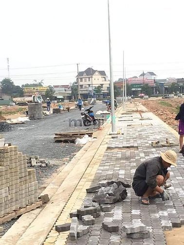 Hình ảnh BÁN GẤP- đất mặt tiền đường- gần chợ. sổ riêng