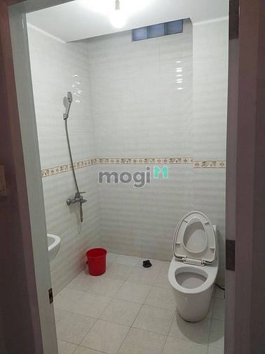Hình ảnh Phòng full nội thất 5tr có gác và cửa sổ lớn