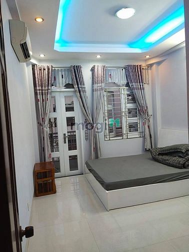 Hình ảnh Phòng full nội thất 5tr có gác và cửa sổ lớn