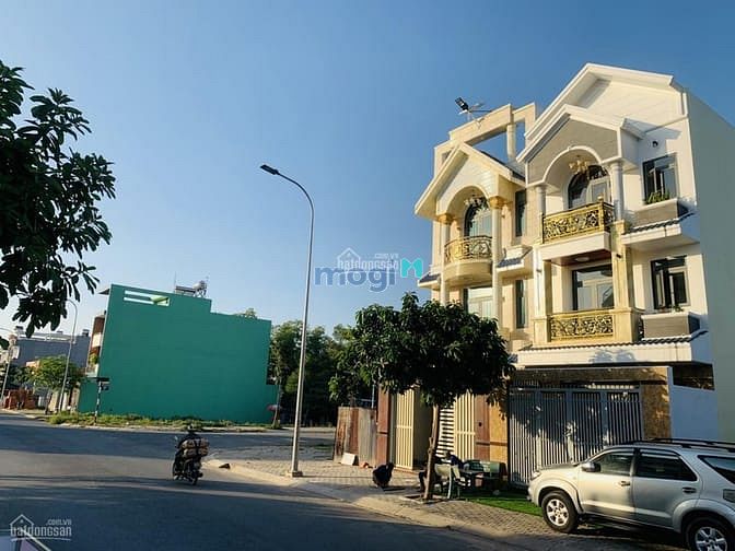 Hình ảnh Sang gấp nền đất đường 14m gần KDC Tên Lửa, 70m2 giá 2.8 tỷ ( SHR )