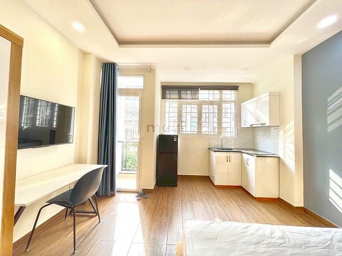Hình ảnh Bao phí dịch vụ_ có ban công_ vị trí đẹp ngay trung tâm